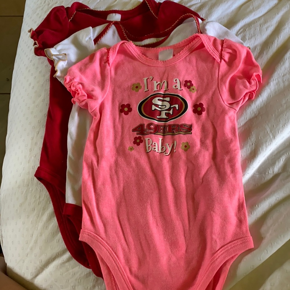 Set of onesies